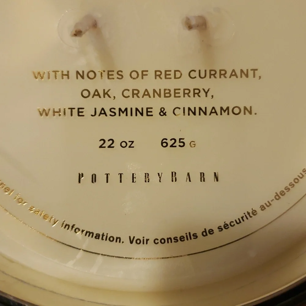 POTTERYBARN SNOW BERRY SCENT COLLECTION,TYPE LARGE CANDLE-22 OZ.,RETAIL $59.00